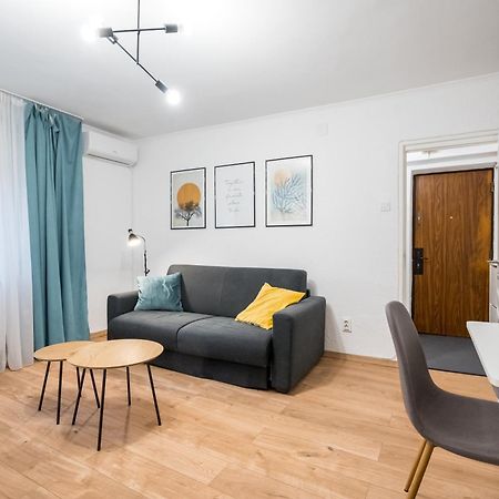 Ultracentral Cozy Apartment Bukarest Exterior foto